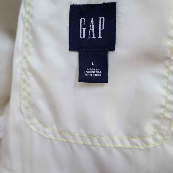 Gap Cropped Bird Puffer Vest - Picture 5 of 8